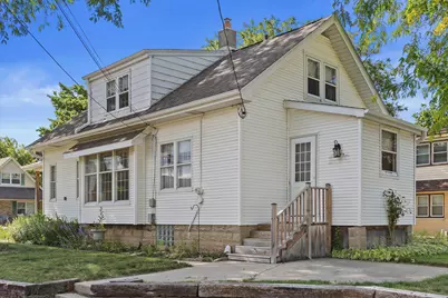 2226 S 90th St, West Allis, WI 53227 - Photo 8