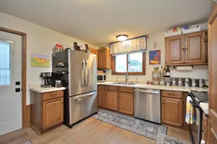 6709 Spruce Ln, Racine, WI 53185 - Photo 14