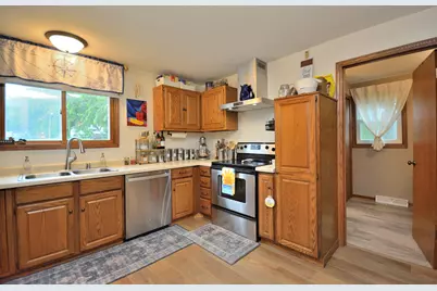 6709  Spruce Ln, Racine, WI 53185 - Photo 12