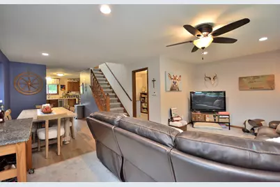 6709  Spruce Ln, Racine, WI 53185 - Photo 8