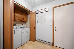 1020 Prairie Dr, Racine, WI 53406 - Photo 10