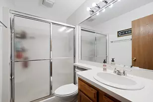 1020 Prairie Dr, Racine, WI 53406 - Photo 16