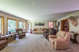 47060 Queens Cove Circle, Dresbach, MN 55947 - Photo 10