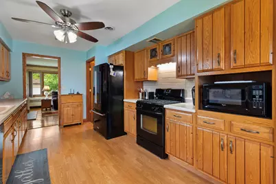 2321  Johnson St, La Crosse, WI 54601 - Photo 6
