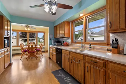 2321  Johnson St, La Crosse, WI 54601 - Photo 4