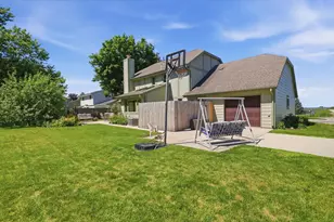 1127 Tenny Ave, Waukesha, WI 53186 - Photo 36