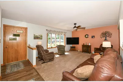 4971 S Jonathan Ln, New Berlin, WI 53151 - Photo 12