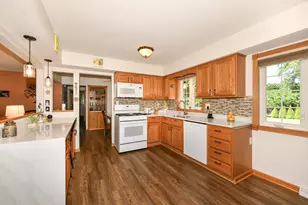 4971 S Jonathan Ln, New Berlin, WI 53151 - Photo 4