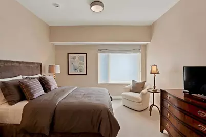 923 E Kilbourn Ave #1502, Milwaukee, WI 53202 - Photo 20