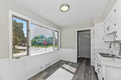 3400 S 8th Ave, Racine, WI 53402 - Photo 8
