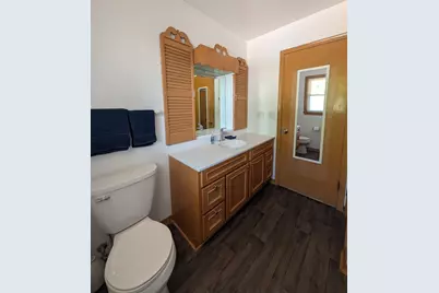 8827 W Burdick Ave, Milwaukee, WI 53227 - Photo 16