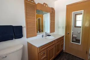 8827 W Burdick Ave, Milwaukee, WI 53227 - Photo 16