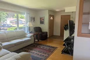 8827 W Burdick Ave, Milwaukee, WI 53227 - Photo 8
