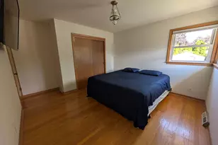 8827 W Burdick Ave, Milwaukee, WI 53227 - Photo 14