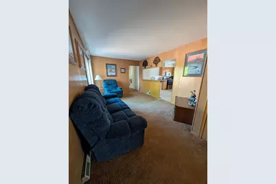 8827 W Burdick Ave, Milwaukee, WI 53227 - Photo 10
