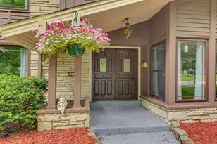 5050 Spruce Ct, Greendale, WI 53129 - Photo 4