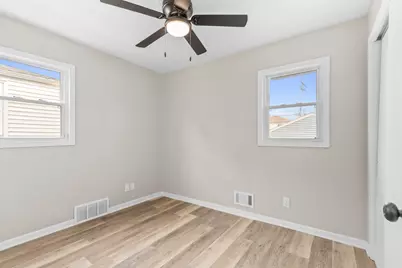 4218 N 71st St, Milwaukee, WI 53216 - Photo 8