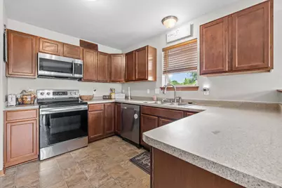 307  Reeds Dr, West Bend, WI 53095 - Photo 6