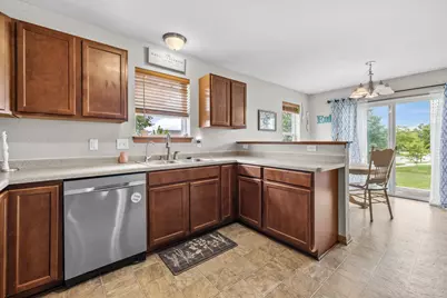 307  Reeds Dr, West Bend, WI 53095 - Photo 10