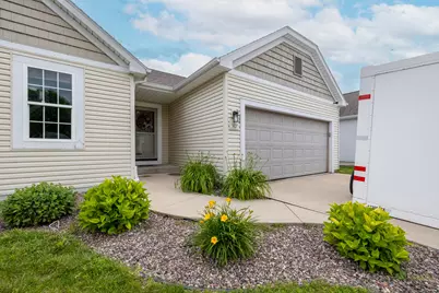 307  Reeds Dr, West Bend, WI 53095 - Photo 2