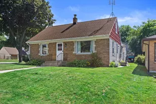 270 N 111th St, Wauwatosa, WI 53226 - Photo 18