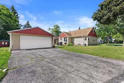 270 N 111th St, Wauwatosa, WI 53226 - Photo 18