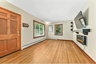 2802 S 47th St, Milwaukee, WI 53219 - Photo 2