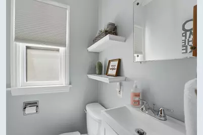 6921 W Hadley St, Milwaukee, WI 53210 - Photo 16
