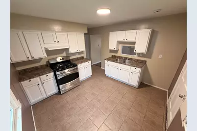 5217 N 61st St, Milwaukee, WI 53218 - Photo 6