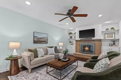 11318 N Glenwood Dr, Mequon, WI 53097 - Photo 6