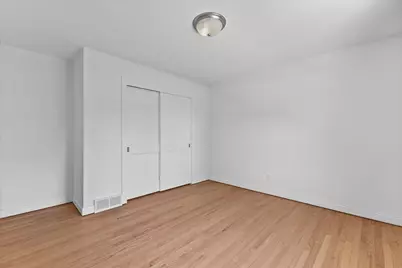 11318 N Glenwood Dr, Mequon, WI 53097 - Photo 16