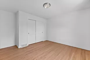 11318 N Glenwood Dr, Mequon, WI 53097 - Photo 16