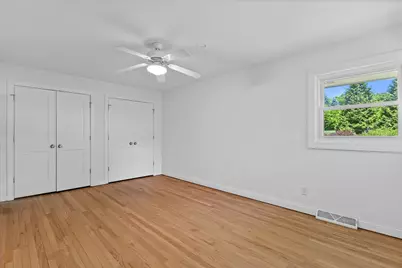 11318 N Glenwood Dr, Mequon, WI 53097 - Photo 14