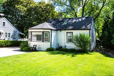 1817 N 118th St, Wauwatosa, WI 53226 - Photo 4