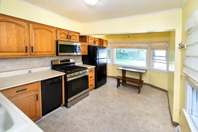 1817 N 118th St, Wauwatosa, WI 53226 - Photo 8
