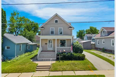 809 E Cady St, Watertown, WI 53094 - Photo 1