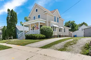 809 E Cady St, Watertown, WI 53094 - Photo 2