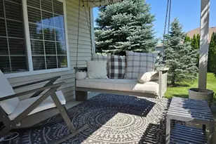 436 Ashley Dr, Williams Bay, WI 53191 - Photo 2