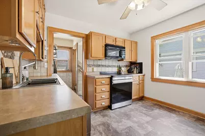 1448 S 90th St, West Allis, WI 53214 - Photo 10