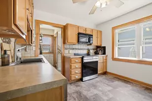 1448 S 90th St, West Allis, WI 53214 - Photo 10