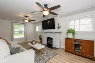 2144 S 108th St, West Allis, WI 53227 - Photo 2