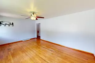 923 Gail Pl, Fort Atkinson, WI 53538 - Photo 4