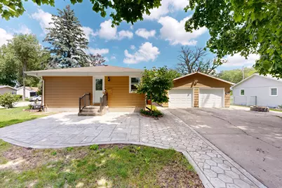 923  Gail Pl, Fort Atkinson, WI 53538 - Photo 2