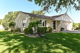 6652 Big Bend Rd, Racine, WI 53185 - Photo 2