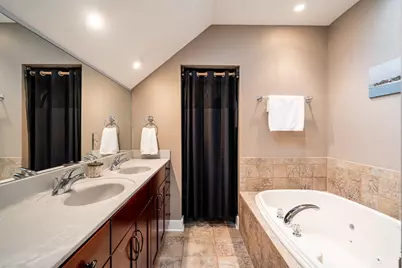 1847 N Vel R Phillips Ave #B, Milwaukee, WI 53212 - Photo 20