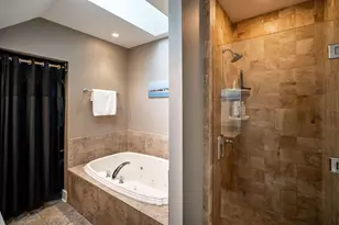 1847 N Vel R. Phillips Ave, Milwaukee, WI 53212 - Photo 22