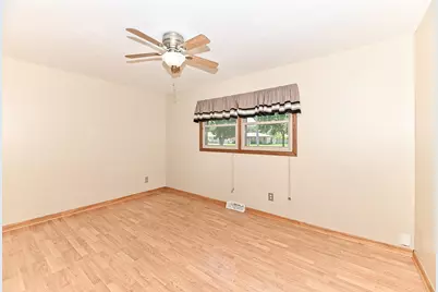 4280 S Pennsylvania Ave, Saint Francis, WI 53235 - Photo 16