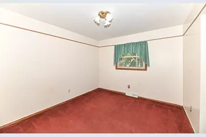 4280 S Pennsylvania Ave, Saint Francis, WI 53235 - Photo 18