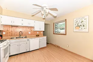 4280 S Pennsylvania Ave, Saint Francis, WI 53235 - Photo 8