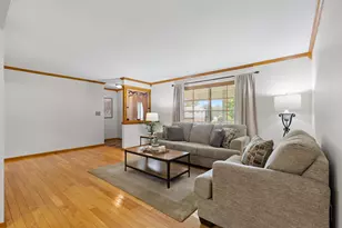 8049 N Edge O Woods Dr, Brown Deer, WI 53223 - Photo 4